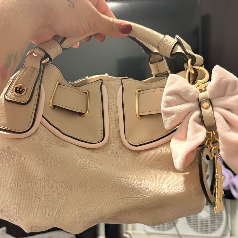 Juicy Couture Cream Shoulder Bag with Pink Bow Charm